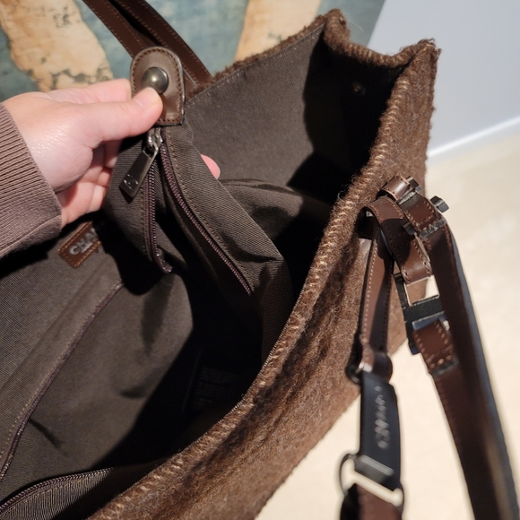 Vintage Chanel wool tote - Picture 6 of 8